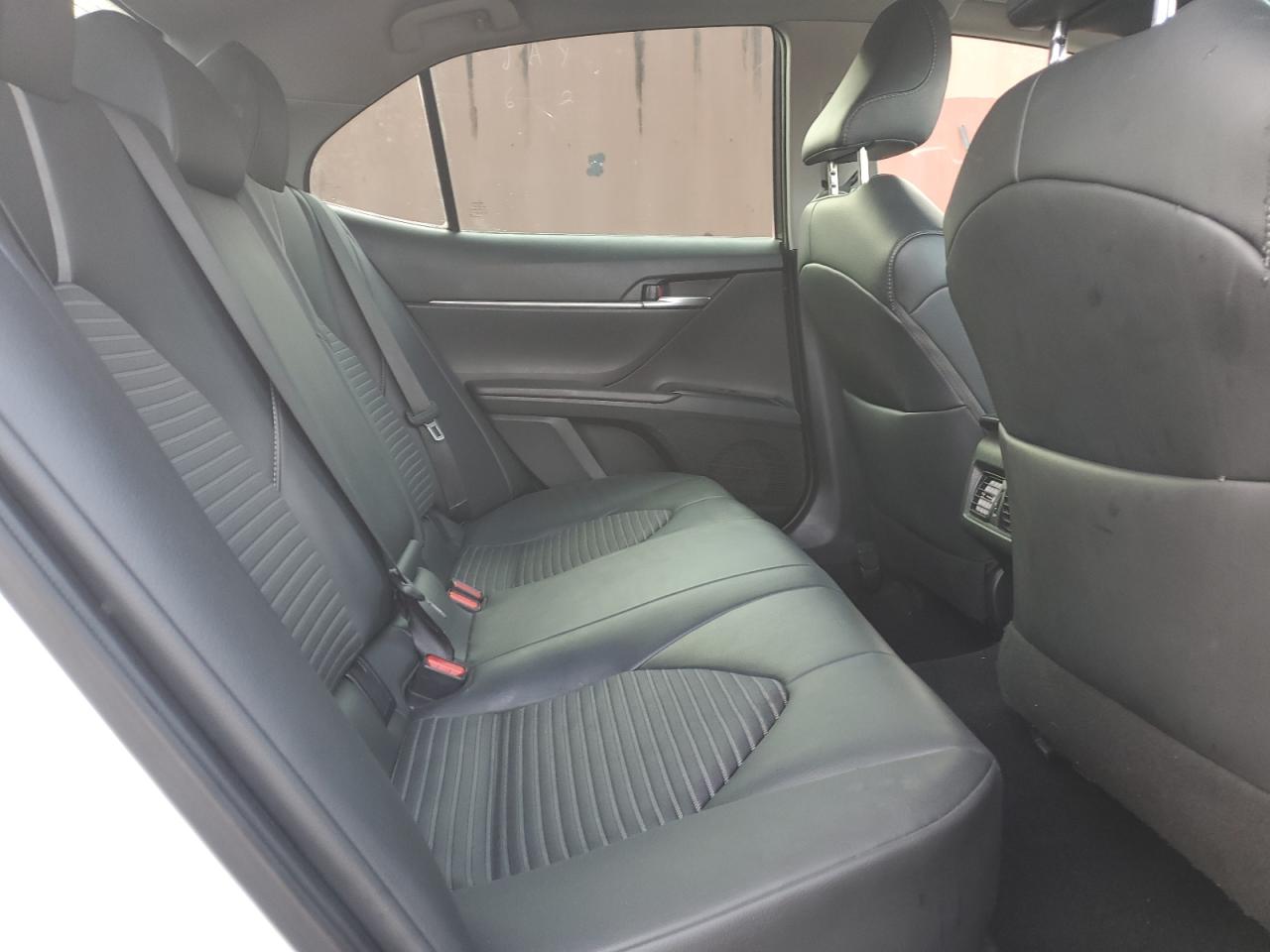 2018 TOYOTA CAMRY SE photo 19