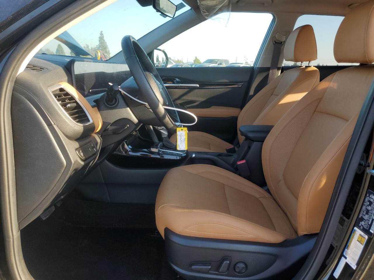 2025 KIA SELTOS EX photo 13