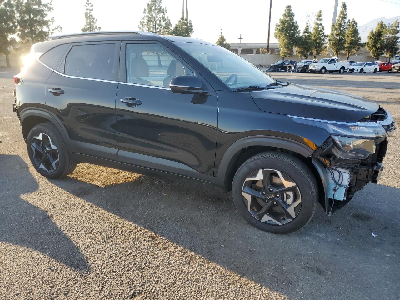 2025 KIA SELTOS EX photo 7