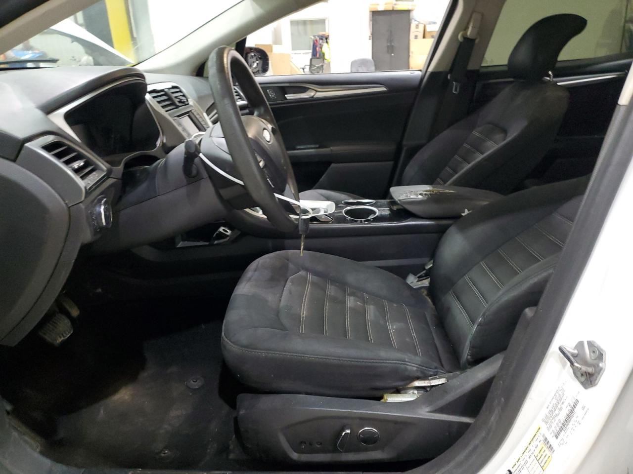 2013 FORD FUSION SE photo 13