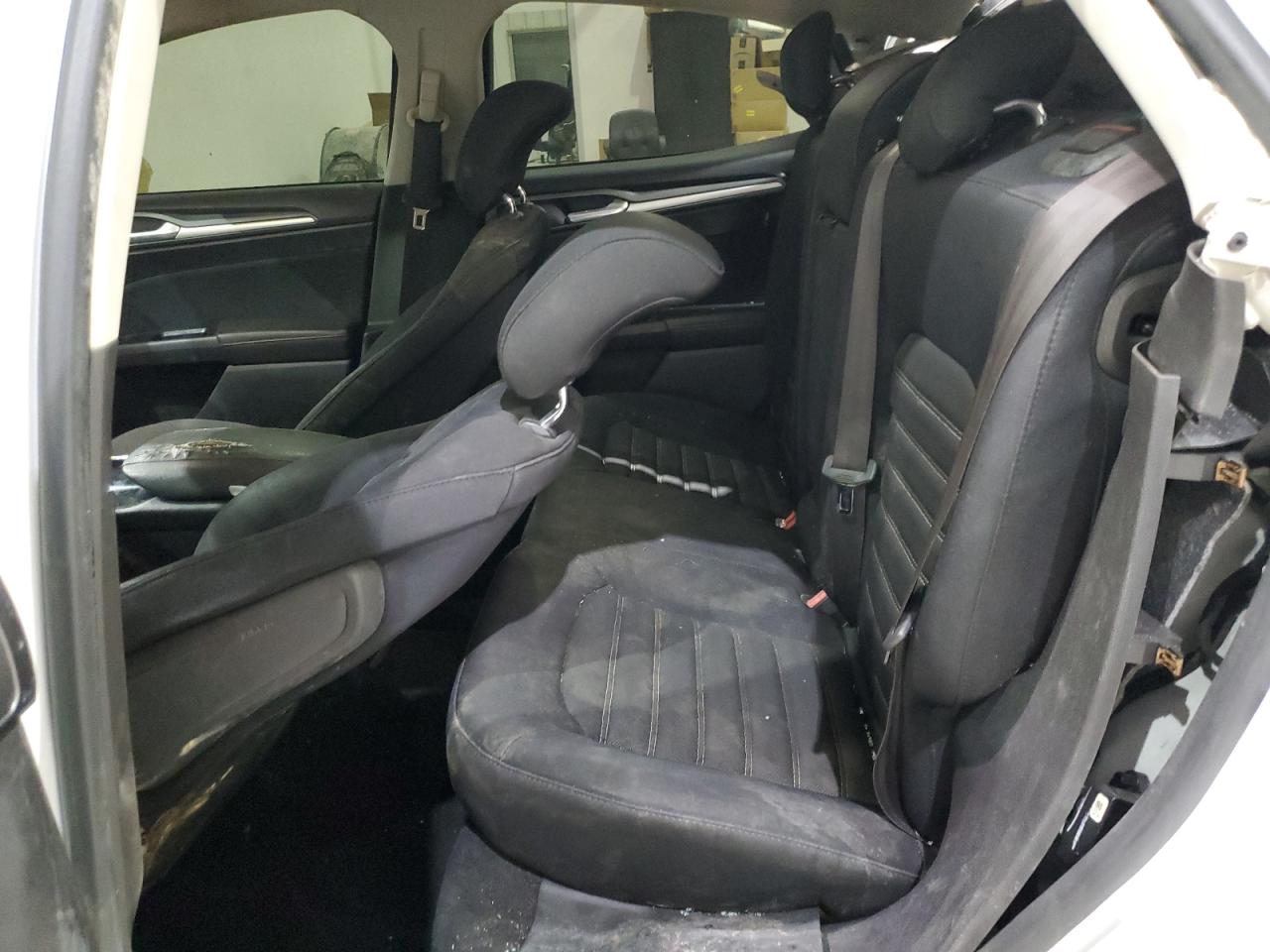2013 FORD FUSION SE photo 19