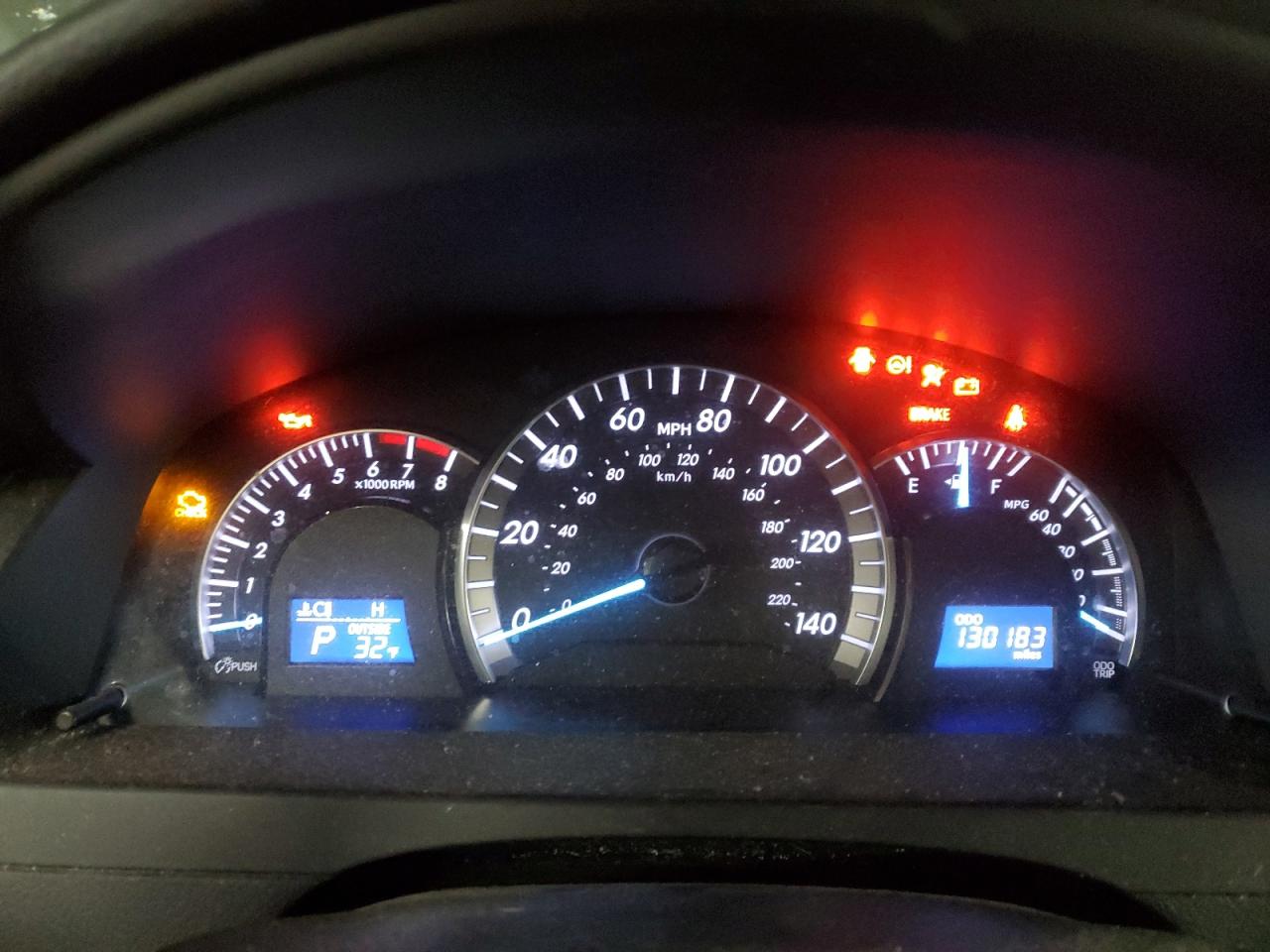 2014 TOYOTA CAMRY L photo 25