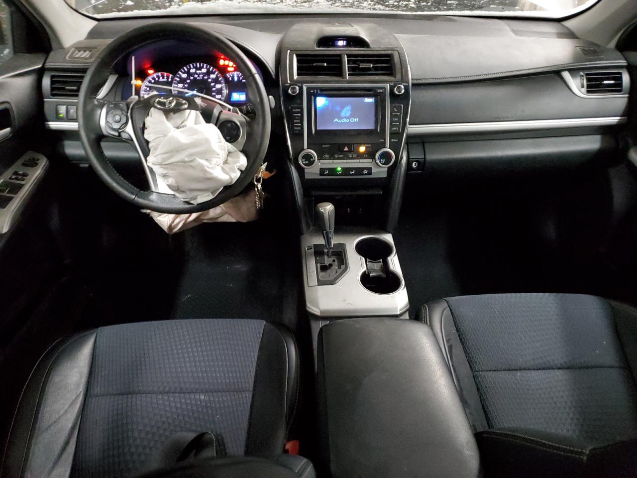 2014 TOYOTA CAMRY L photo 22