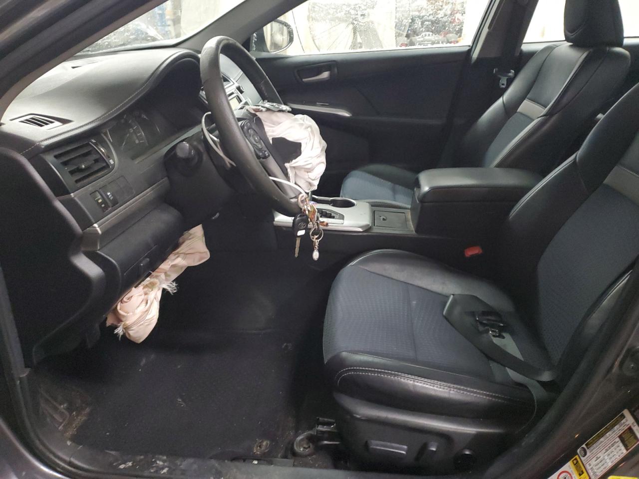 2014 TOYOTA CAMRY L photo 19