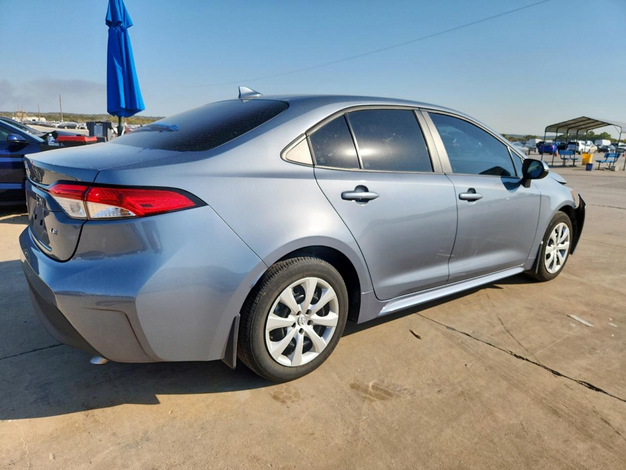 2024 TOYOTA COROLLA LE photo 3