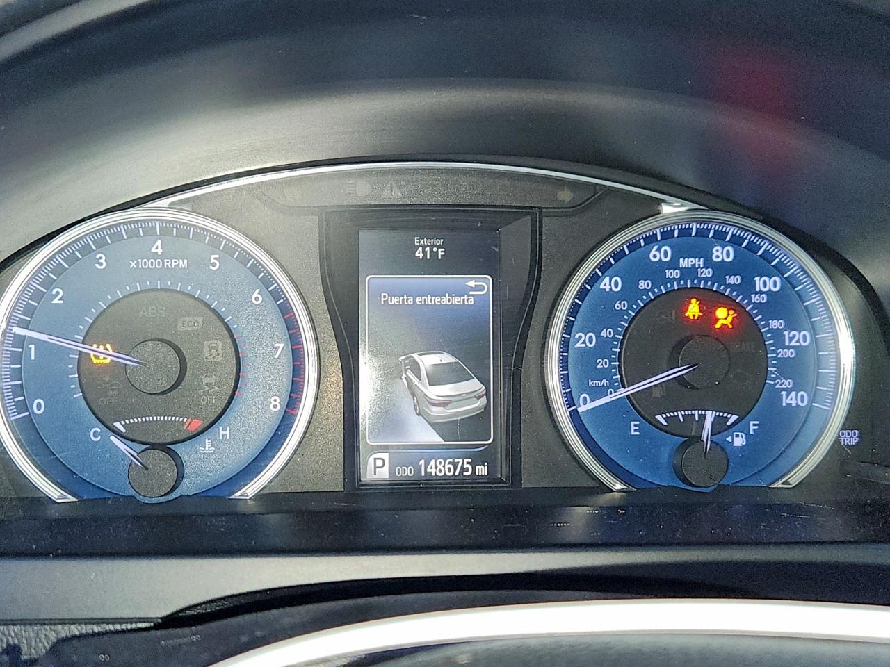2016 TOYOTA CAMRY LE photo 17