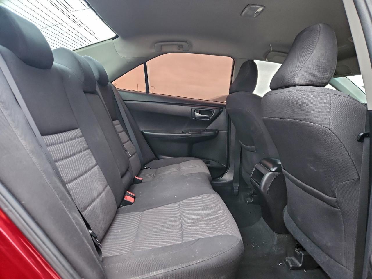 2016 TOYOTA CAMRY LE photo 19