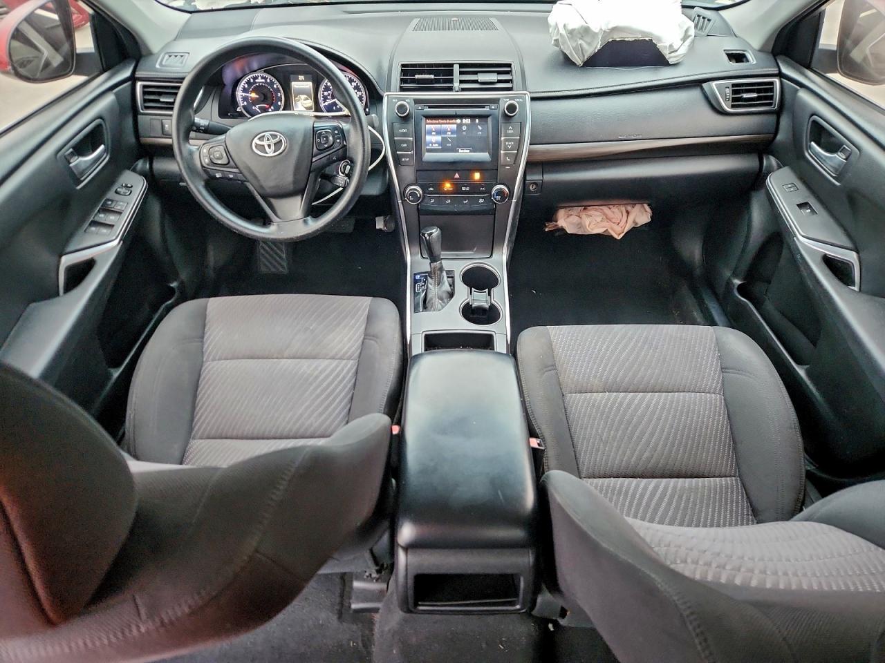 2016 TOYOTA CAMRY LE photo 15