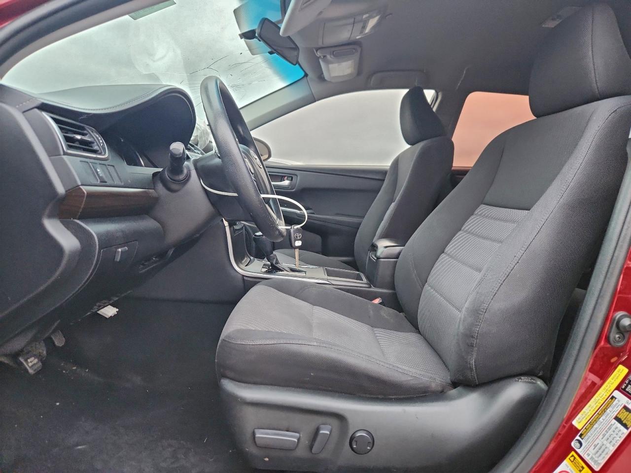 2016 TOYOTA CAMRY LE photo 13