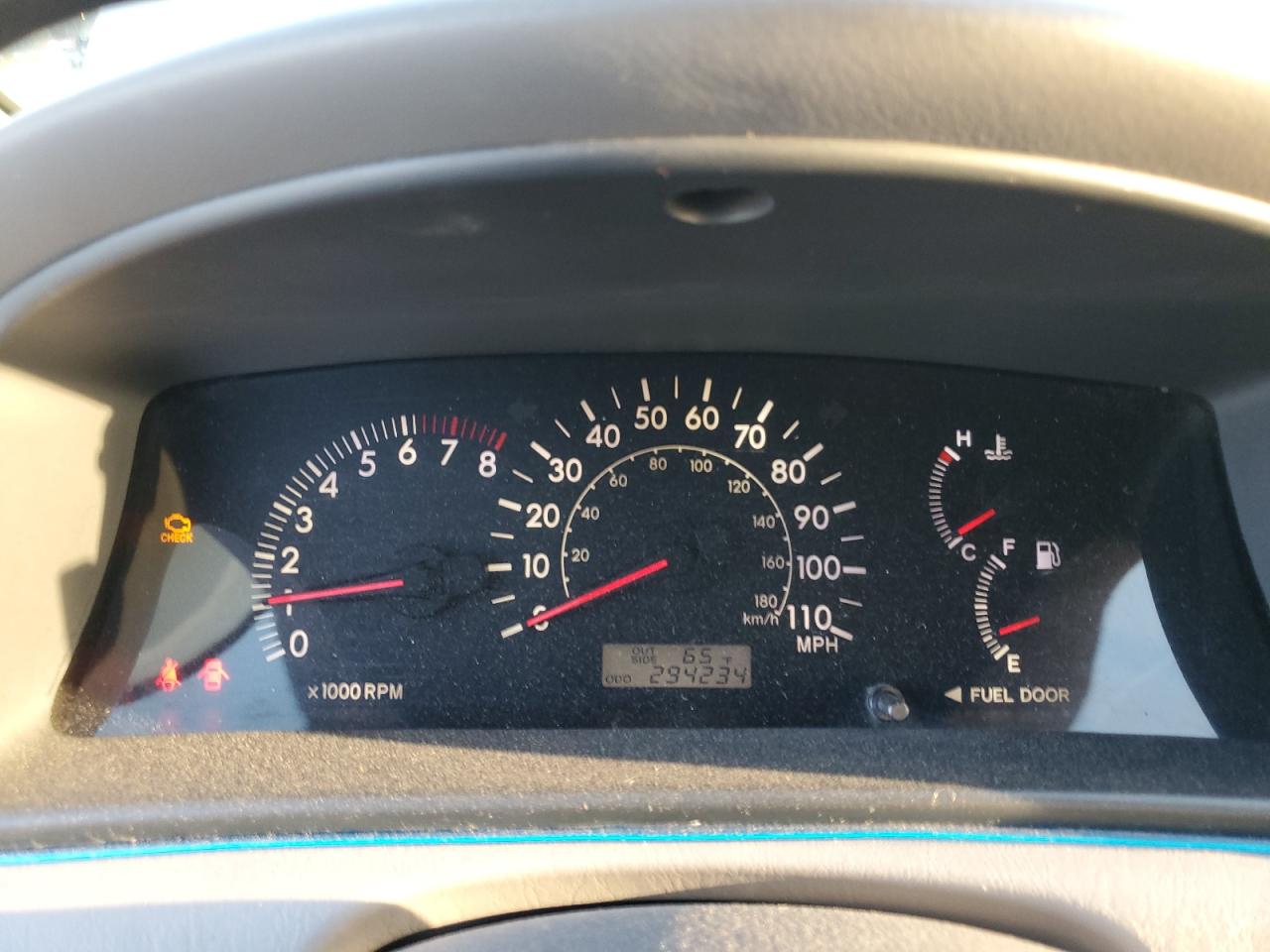 2005 TOYOTA COROLLA CE photo 9