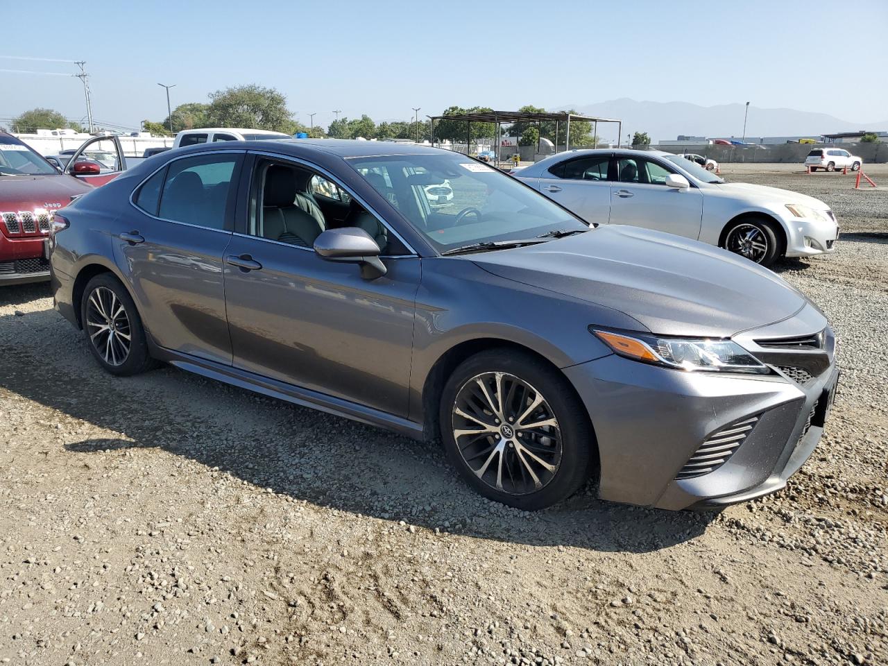 2020 TOYOTA CAMRY SE photo 4