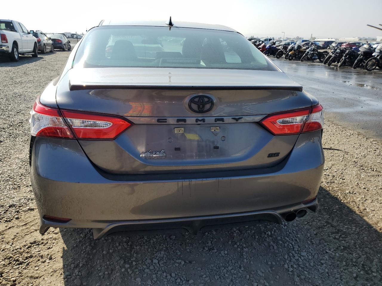 2020 TOYOTA CAMRY SE photo 6
