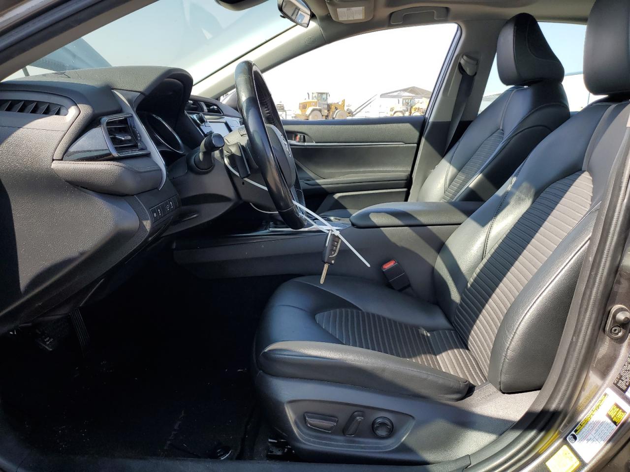 2020 TOYOTA CAMRY SE photo 7