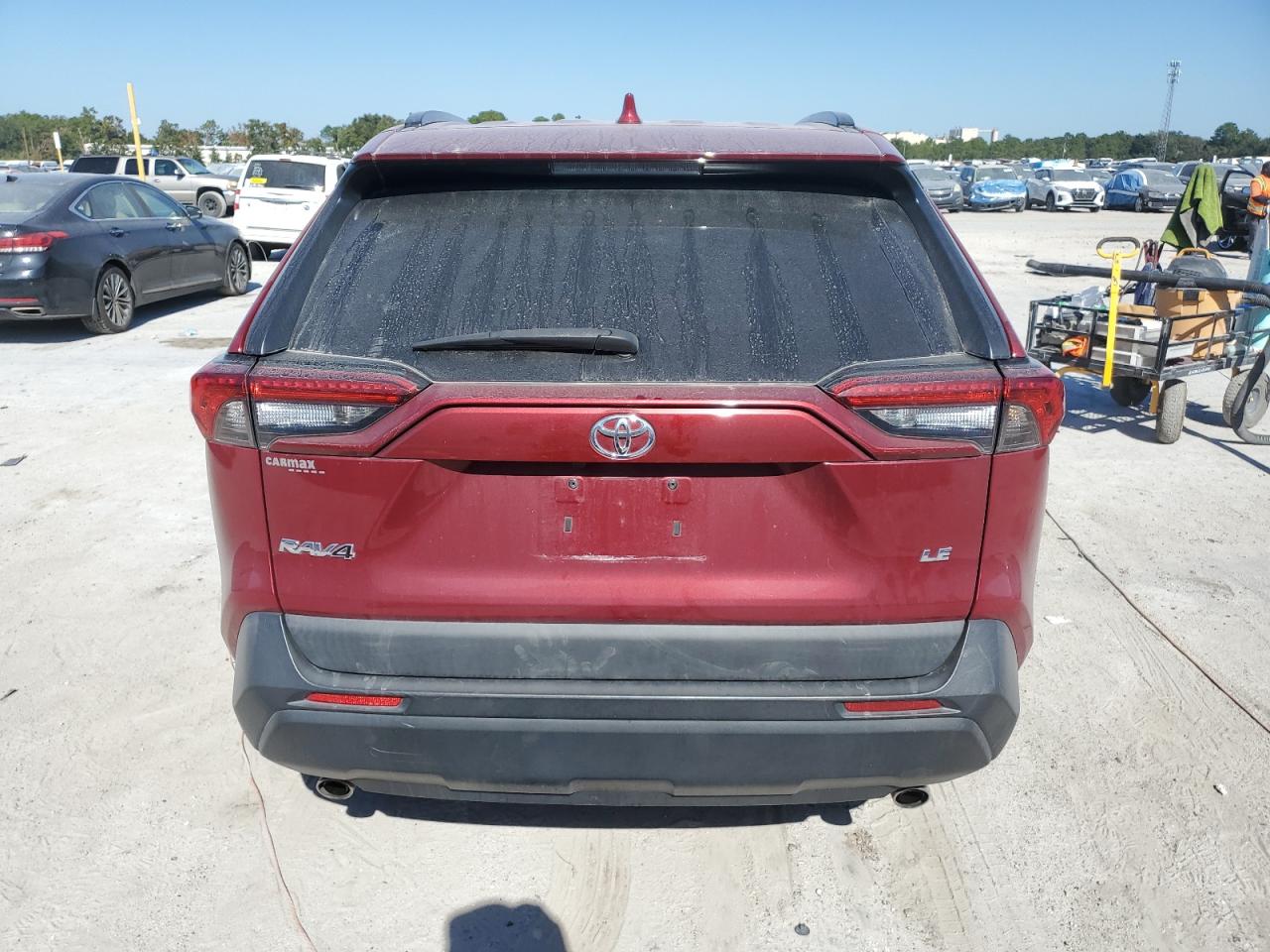 2021 TOYOTA RAV4 LE photo 16