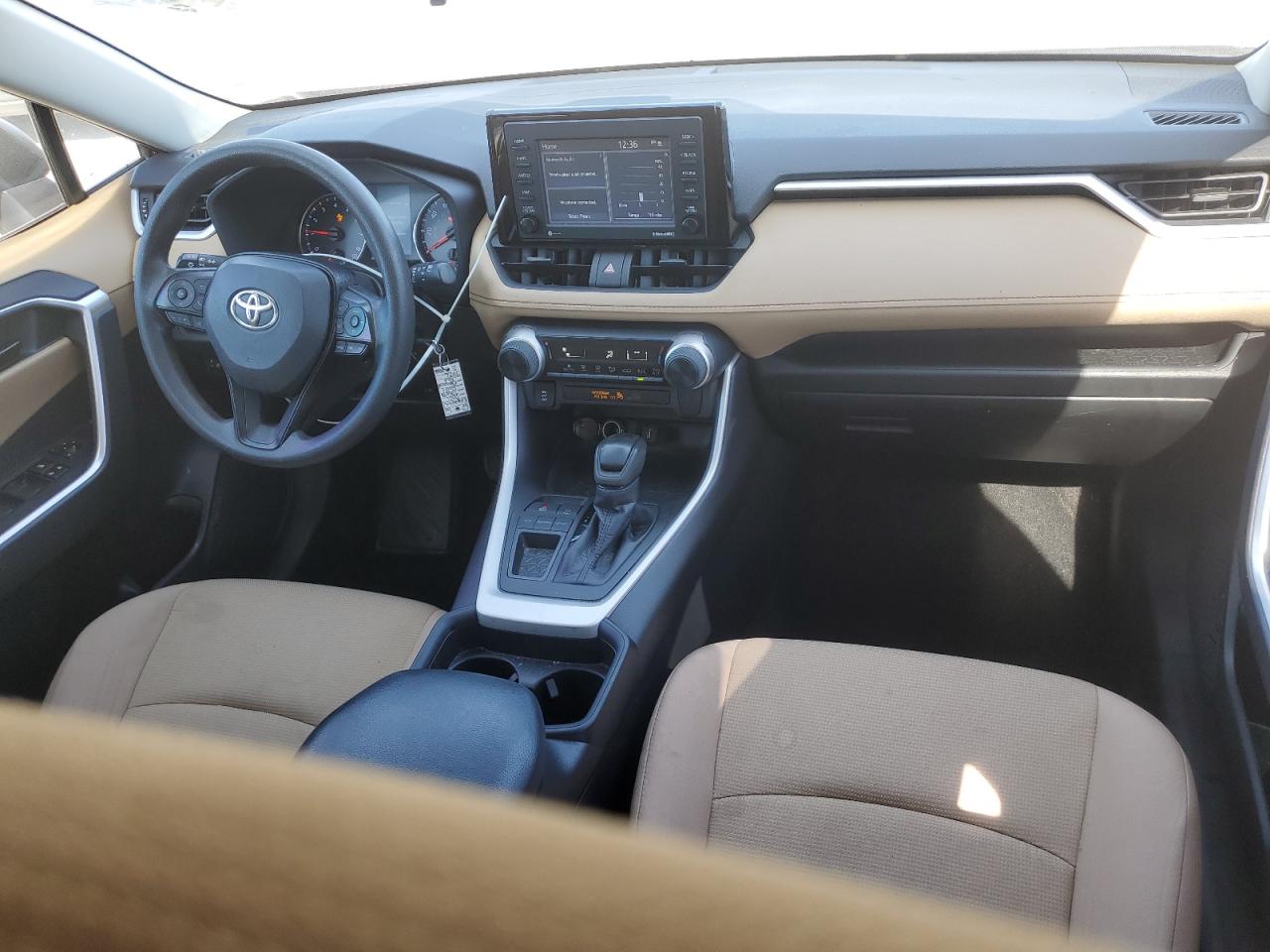 2021 TOYOTA RAV4 LE photo 22