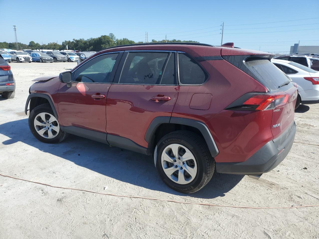 2021 TOYOTA RAV4 LE photo 4