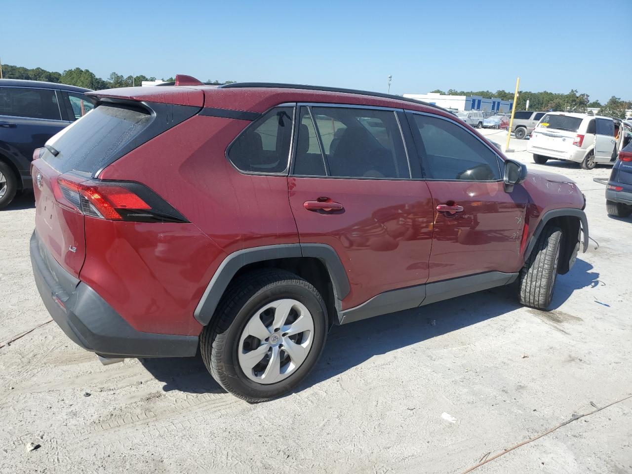 2021 TOYOTA RAV4 LE photo 7