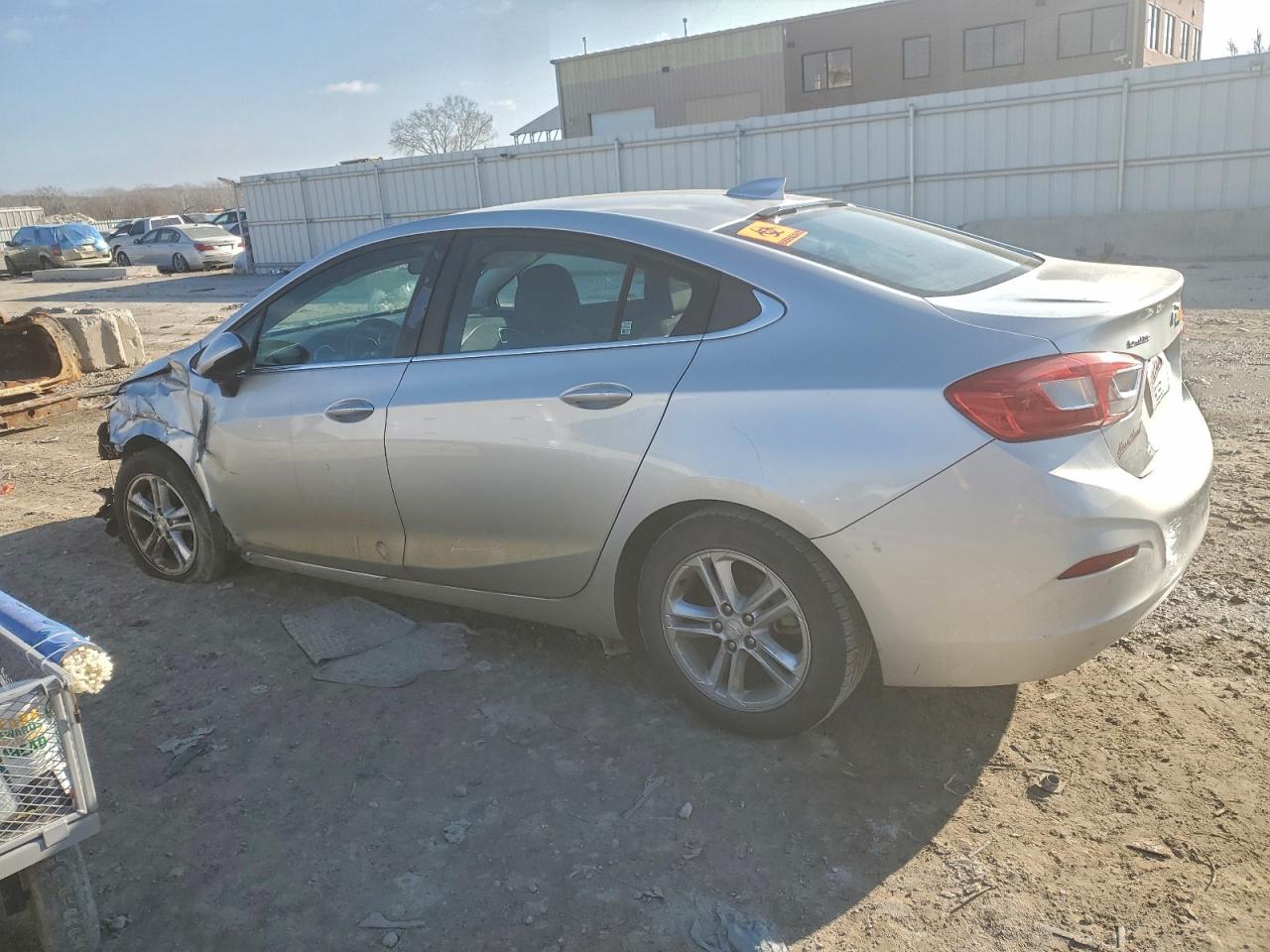 2017 CHEVROLET CRUZE LT photo 2