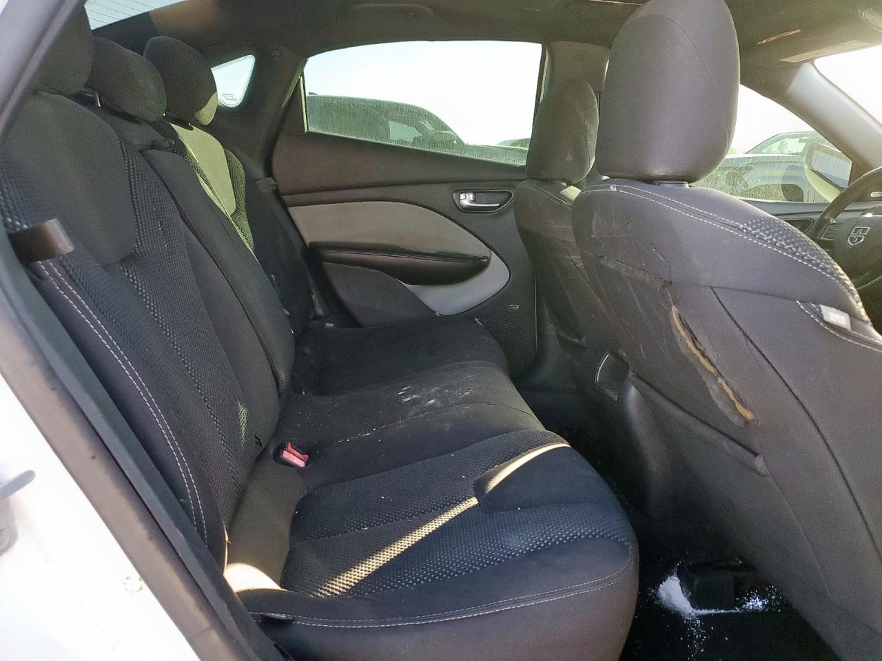 2015 DODGE DART SXT photo 10