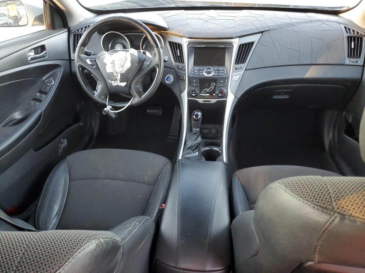 2011 HYUNDAI SONATA SE photo 15