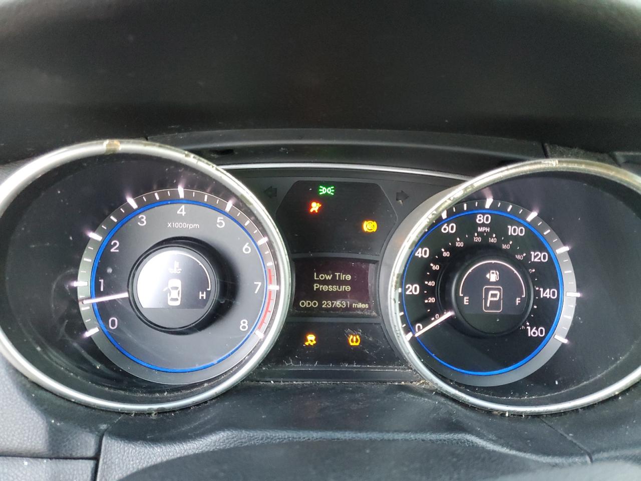 2011 HYUNDAI SONATA SE photo 17