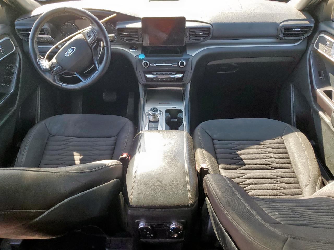 2020 FORD EXPLORER XLT photo 8