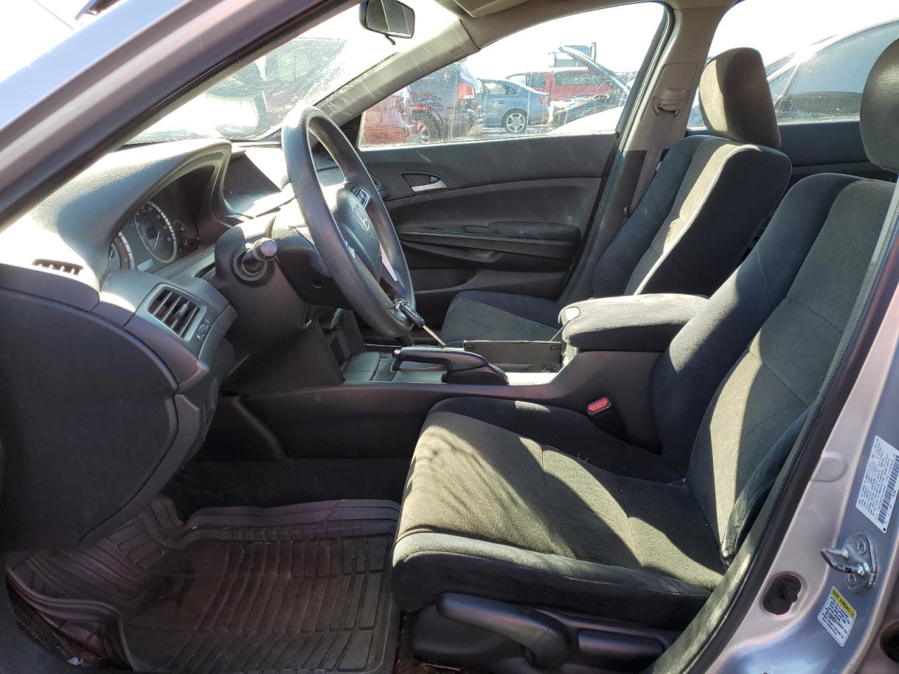 2009 HONDA ACCORD LX photo 13