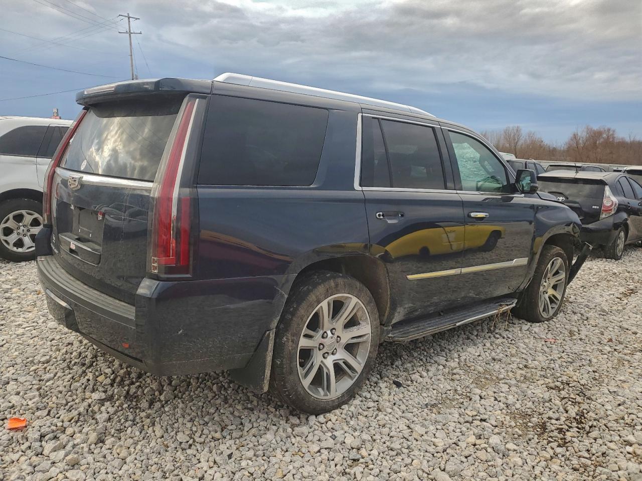 2020 CADILLAC ESCALADE LUXURY photo 3