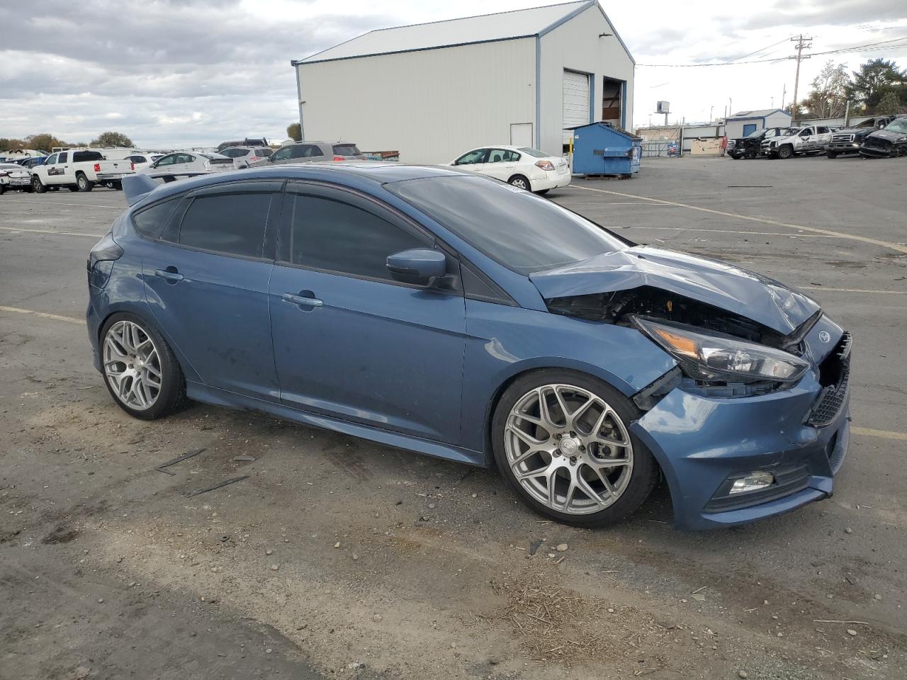 2018 FORD FOCUS photo 4