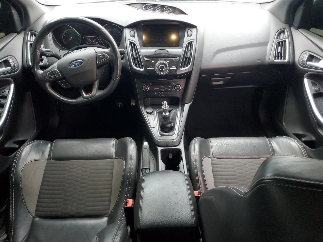 2018 FORD FOCUS photo 8