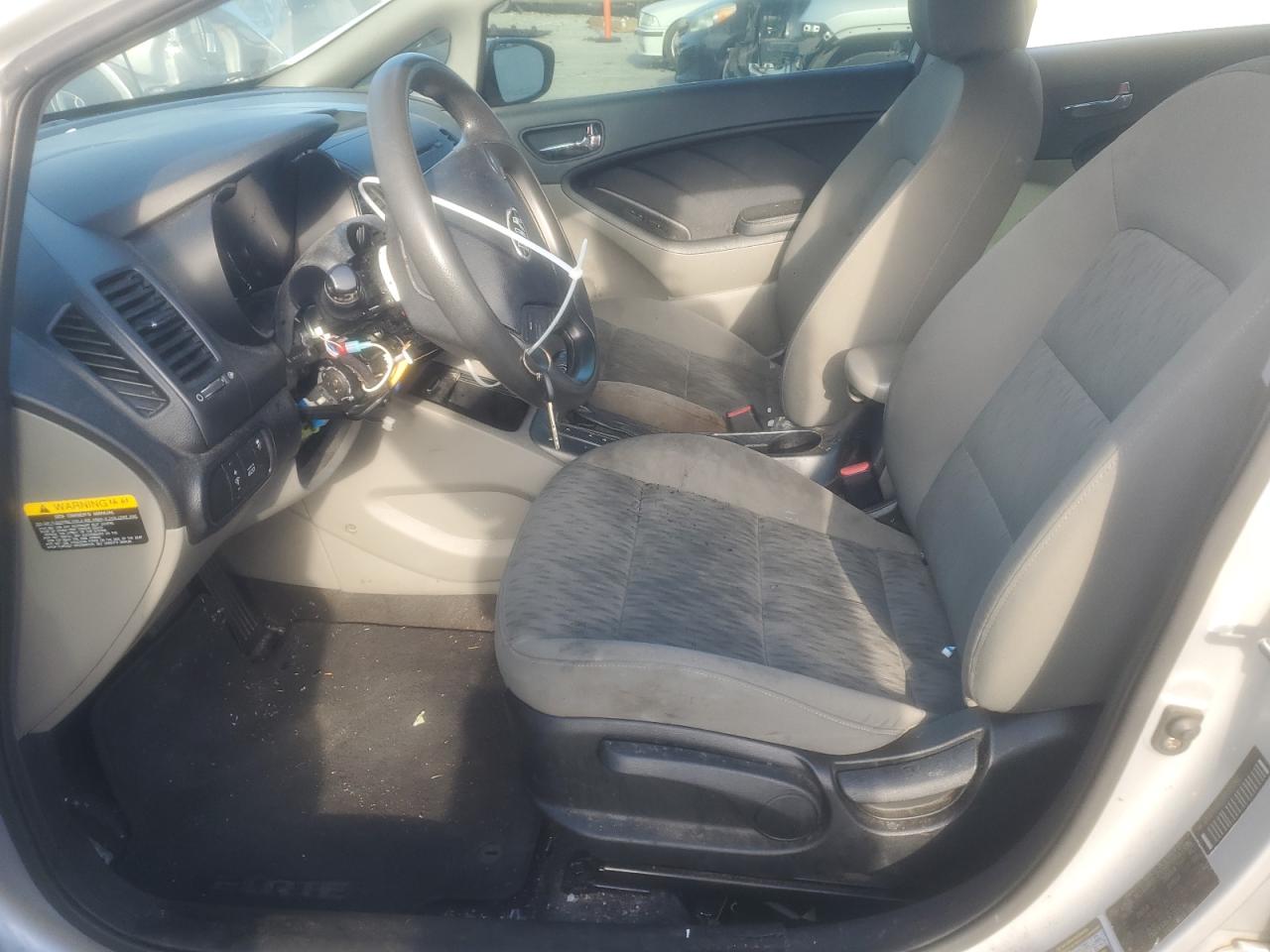 2015 KIA FORTE LX photo 7