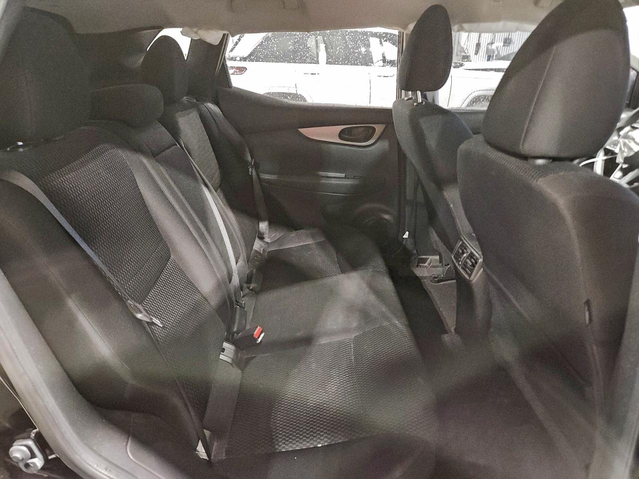 2018 NISSAN ROGUE SPORT S photo 31