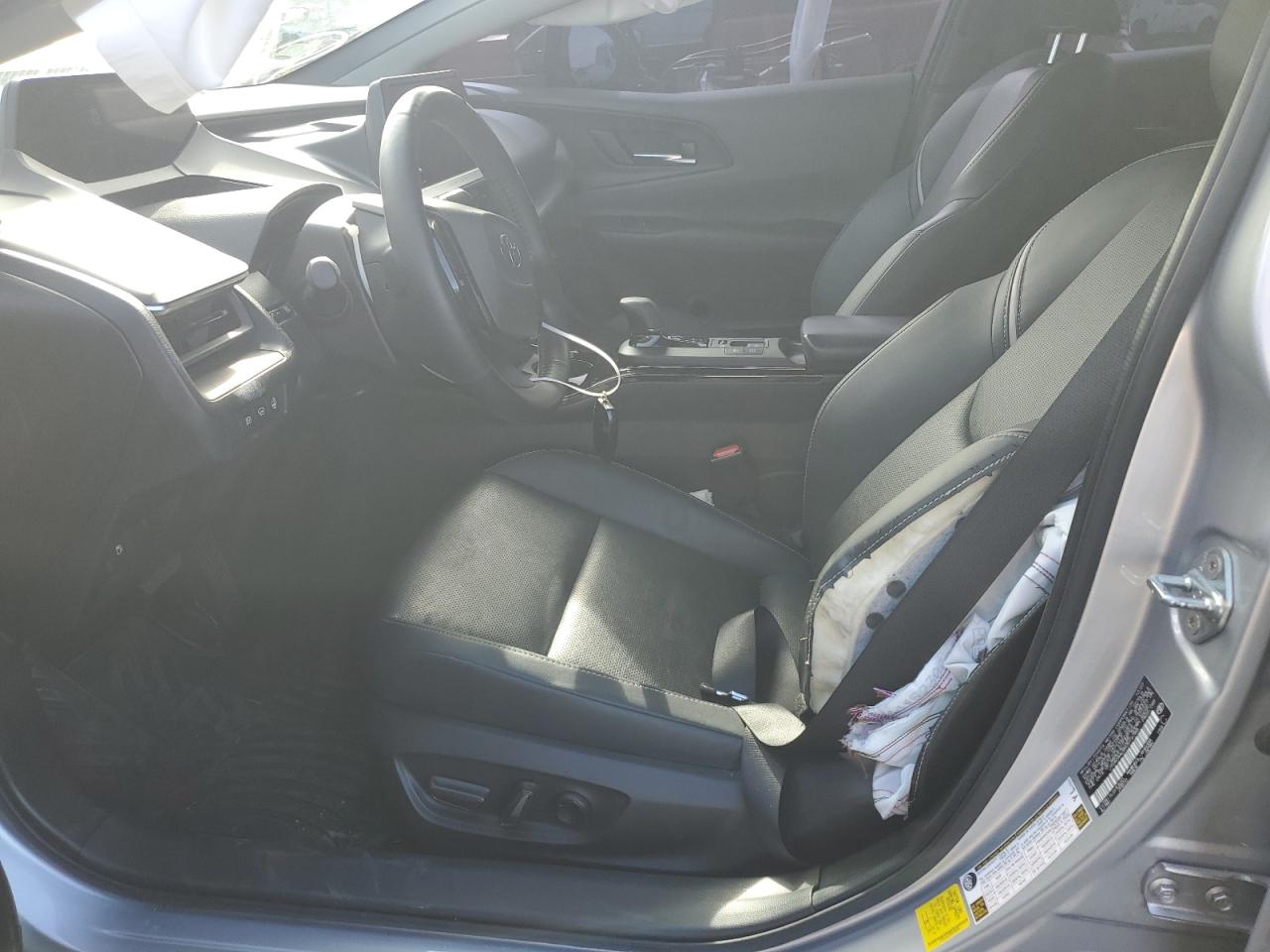 2024 TOYOTA PRIUS LE photo 13