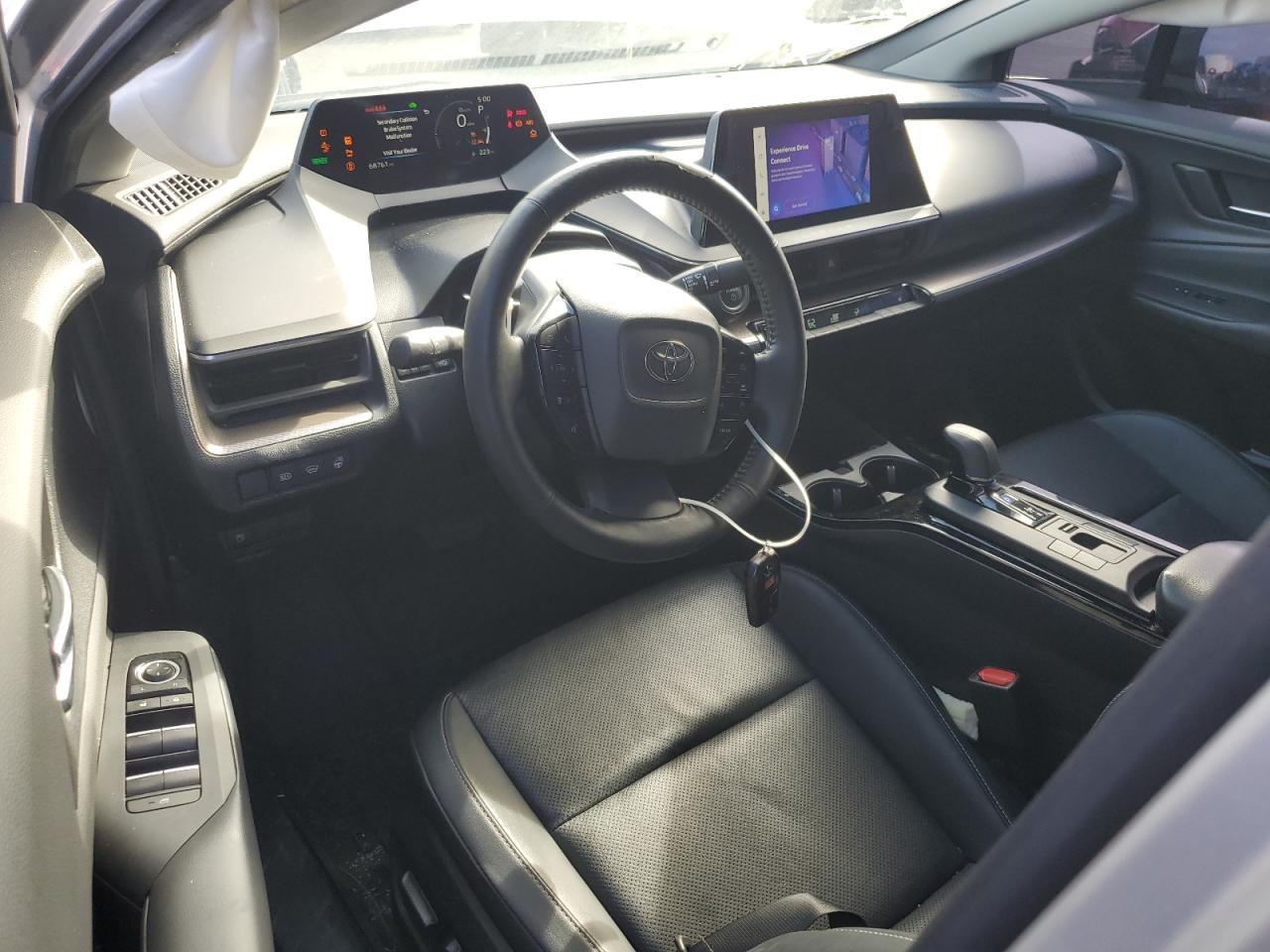 2024 TOYOTA PRIUS LE photo 15