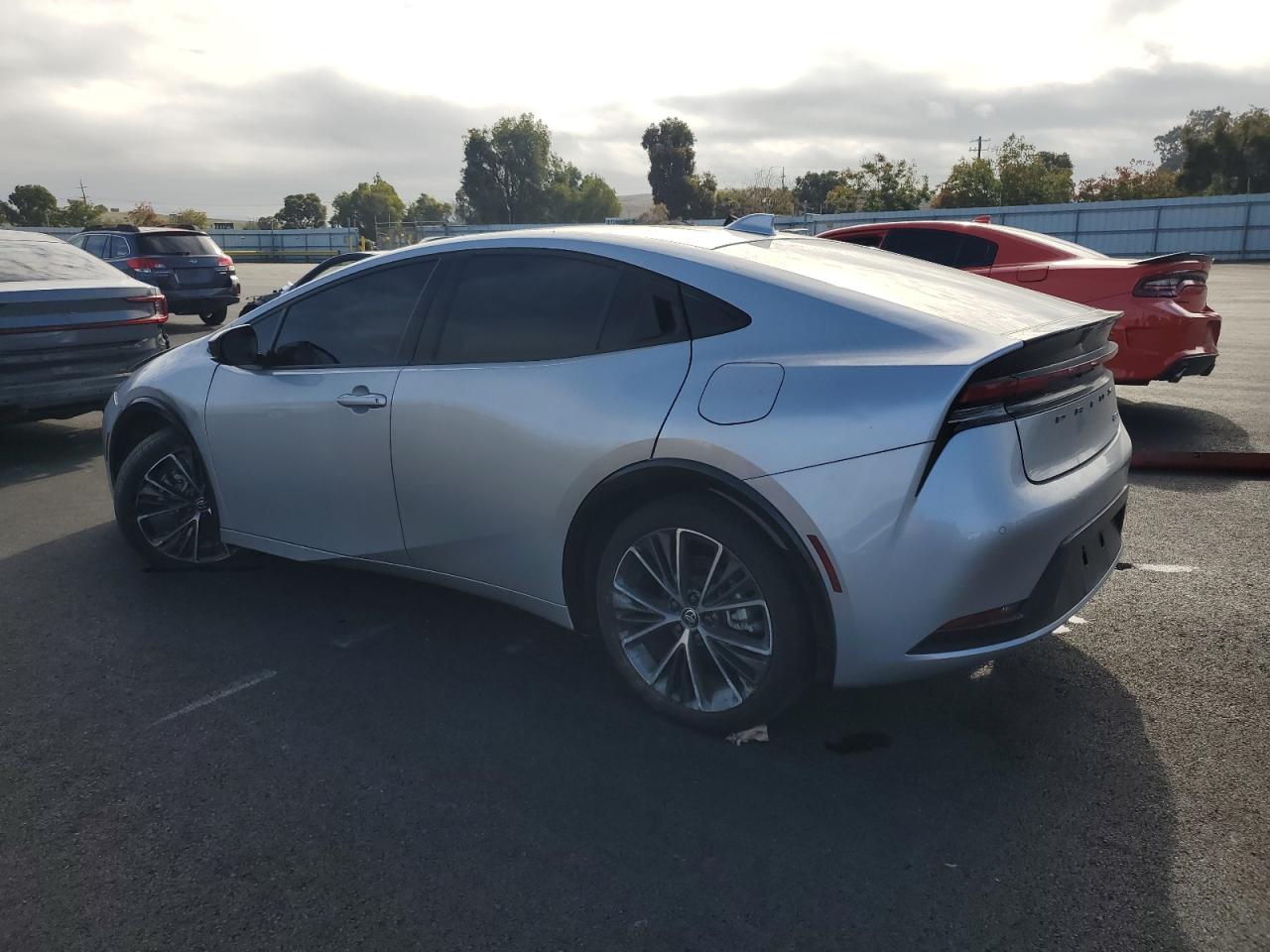 2024 TOYOTA PRIUS LE photo 3