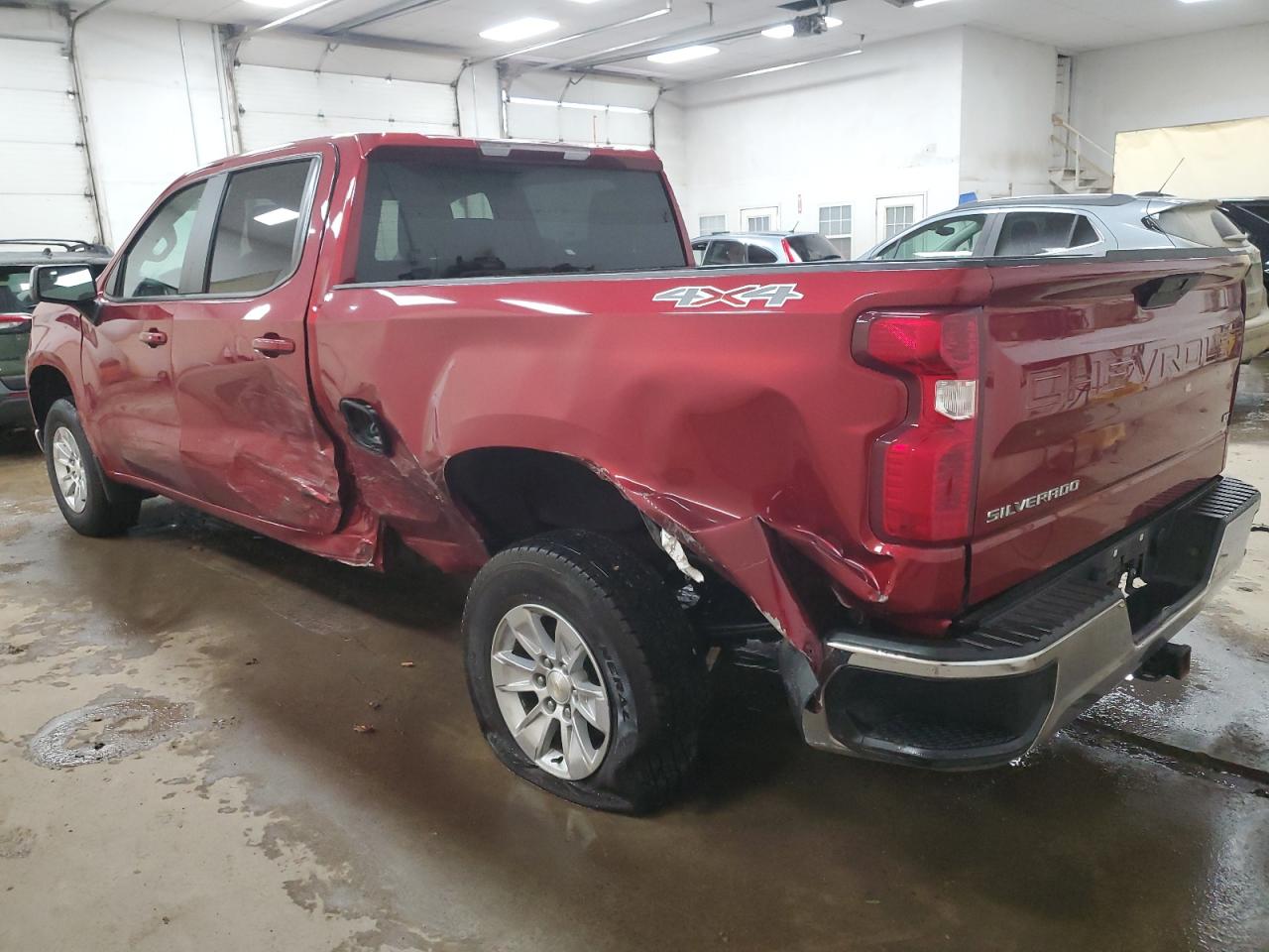 2021 CHEVROLET SILVERADO K1500 LT photo 2
