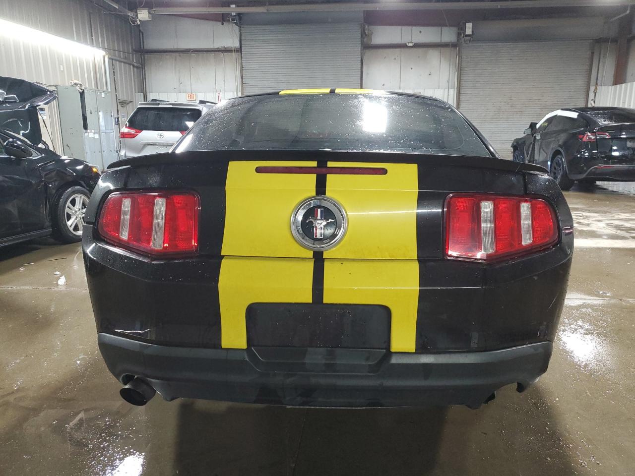 2012 FORD MUSTANG photo 11
