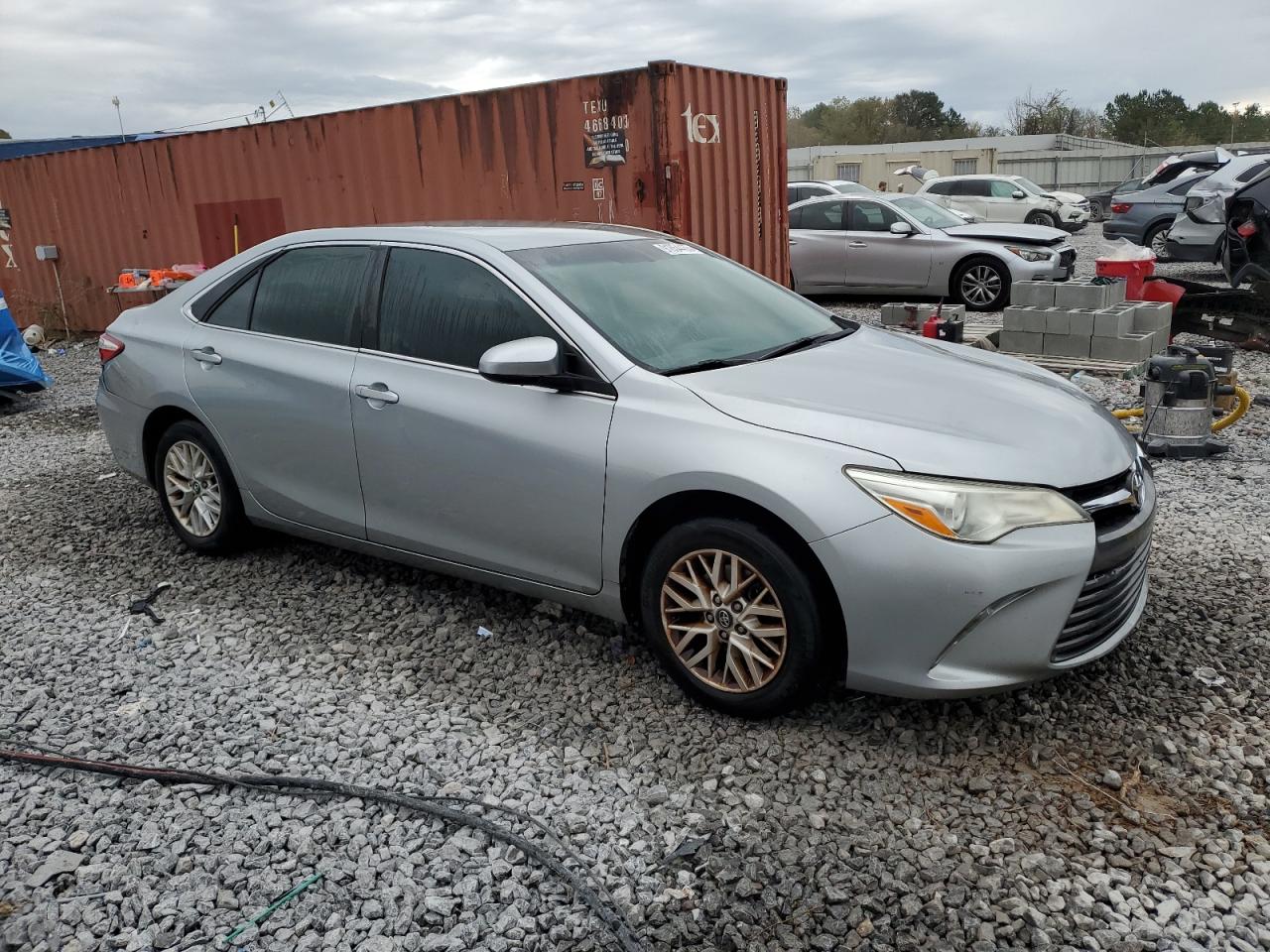 2016 TOYOTA CAMRY LE photo 10