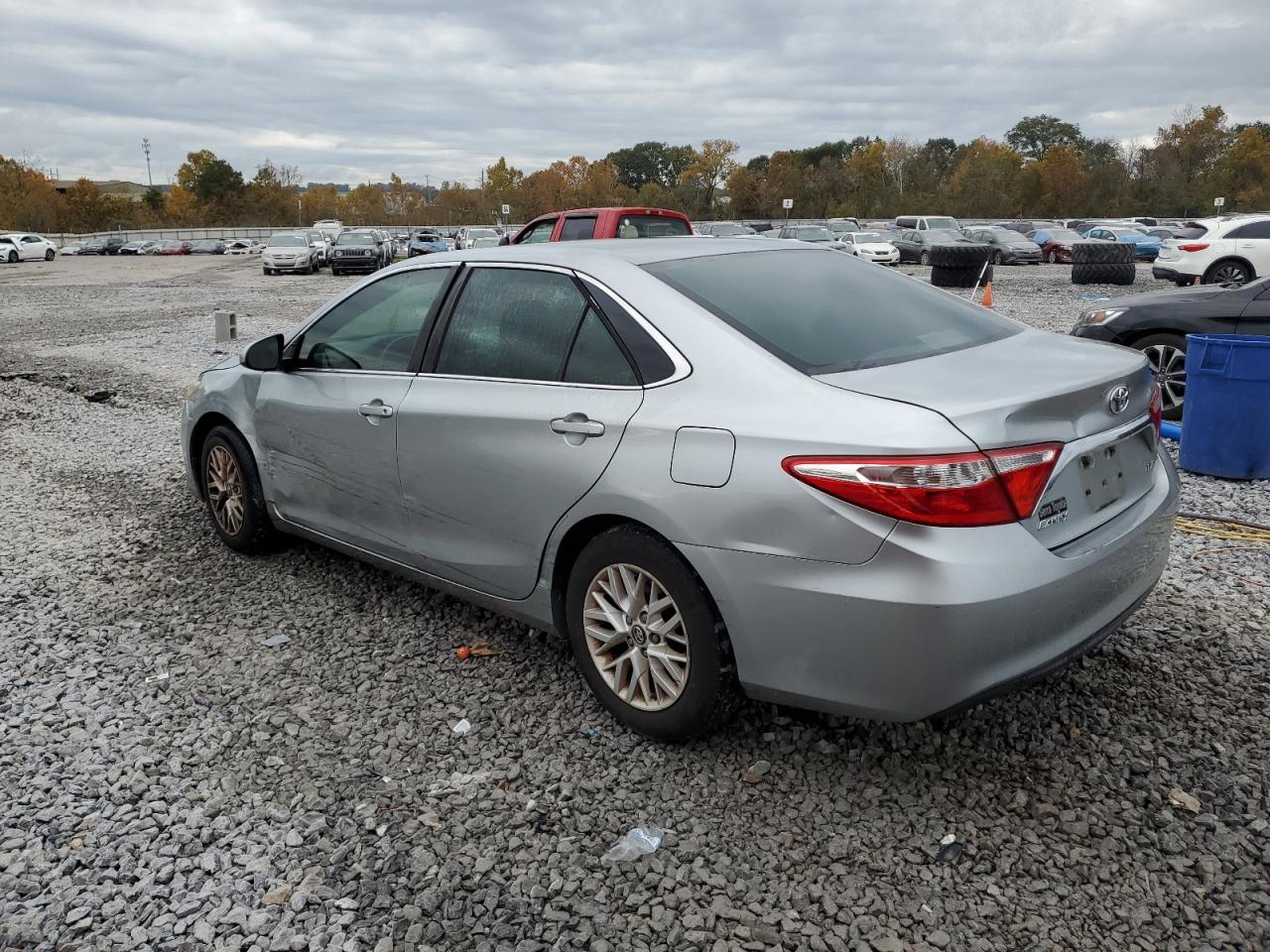 2016 TOYOTA CAMRY LE photo 4