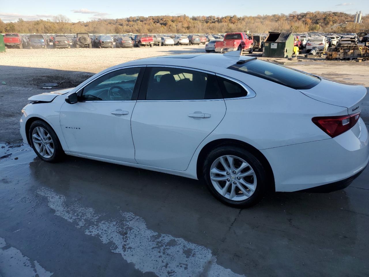 2018 CHEVROLET MALIBU LT photo 3