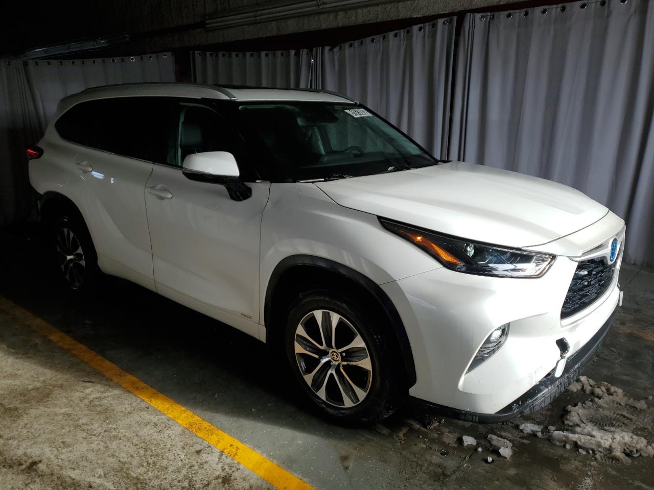 2023 TOYOTA HIGHLANDER HYBRID XLE photo 7