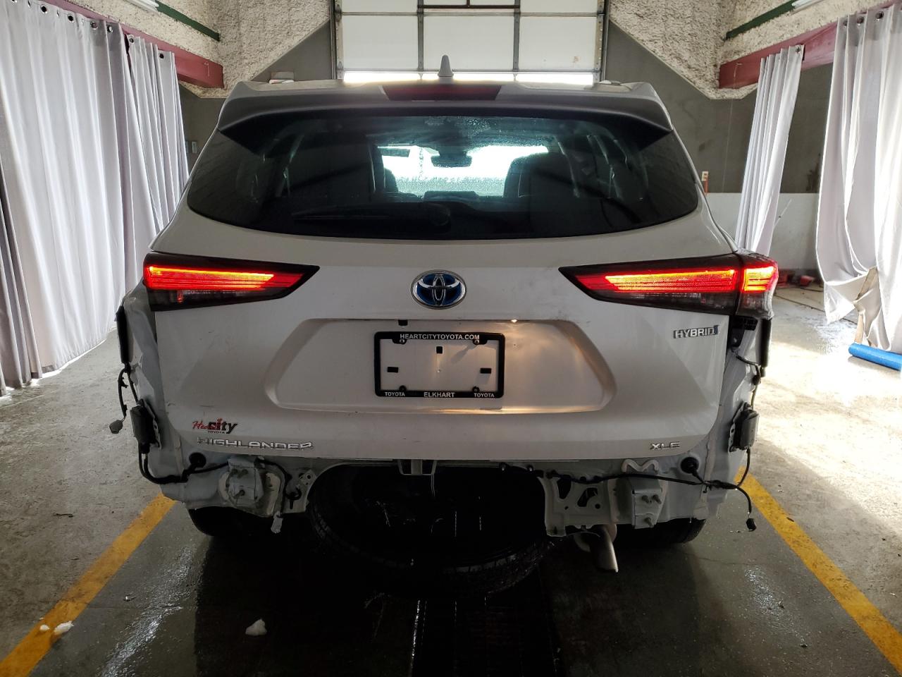 2023 TOYOTA HIGHLANDER HYBRID XLE photo 11