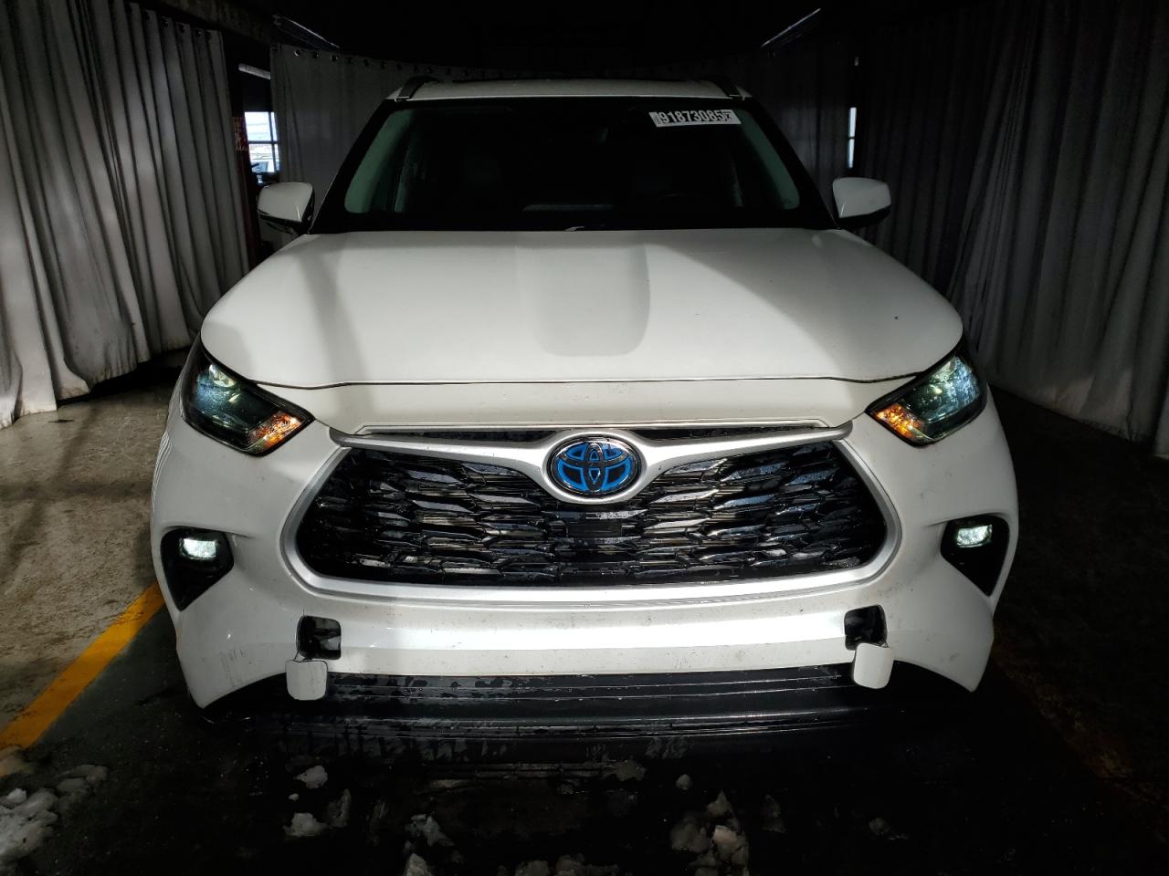 2023 TOYOTA HIGHLANDER HYBRID XLE photo 9