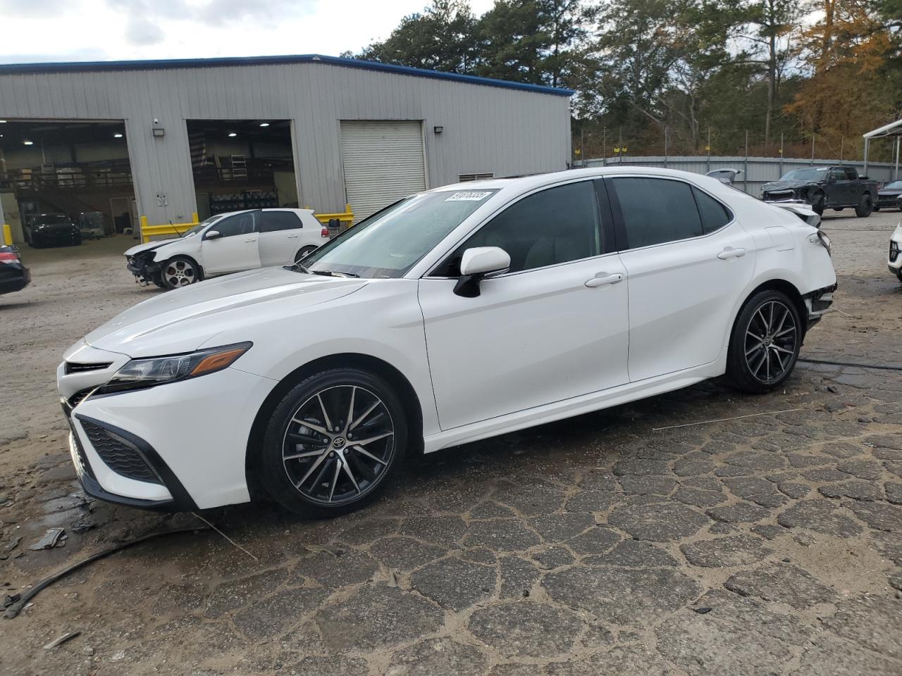 2024 TOYOTA CAMRY