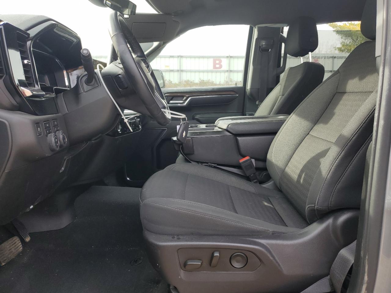 2024 CHEVROLET SILVERADO K1500 LT-L photo 19