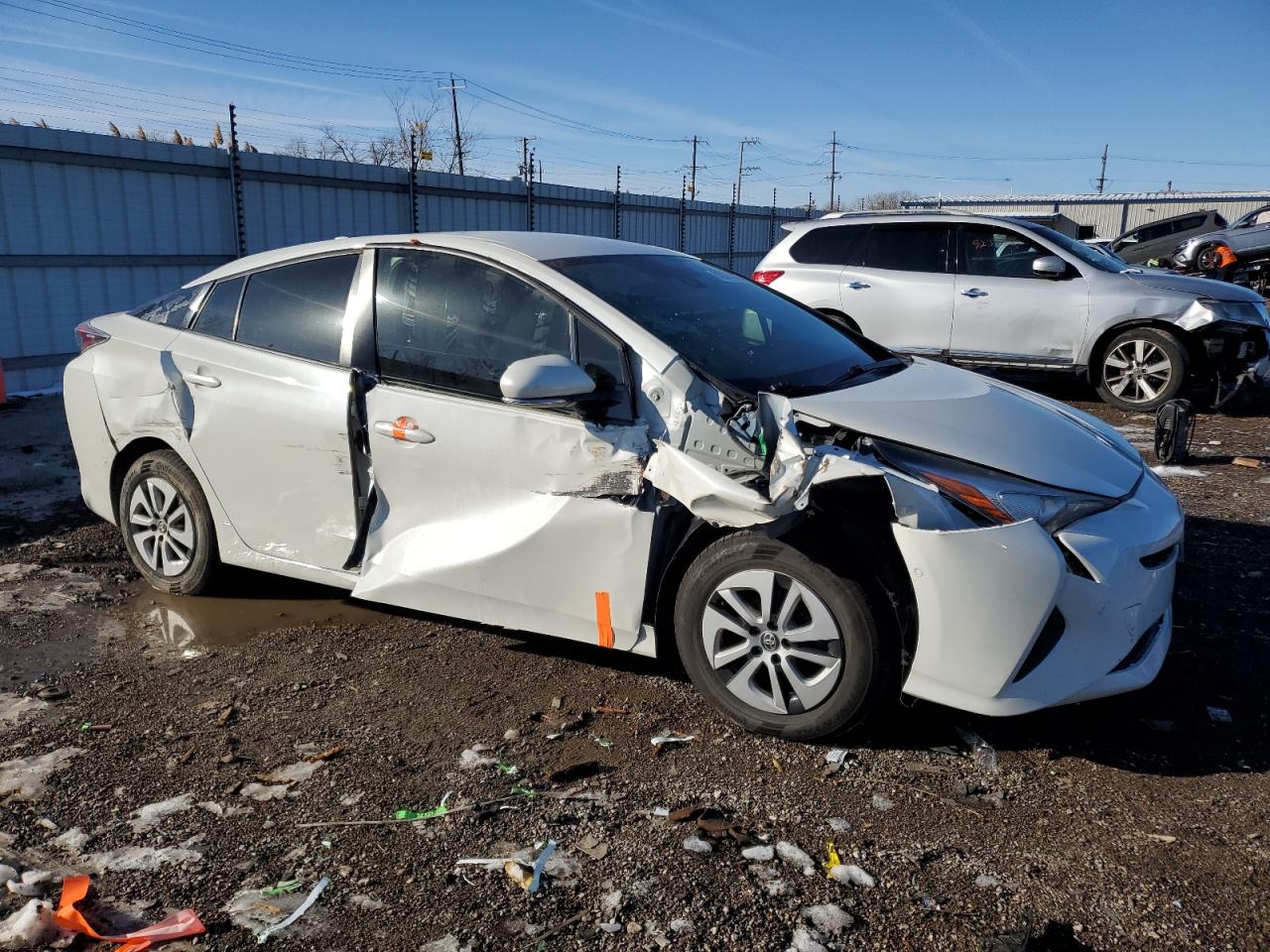 2018 TOYOTA PRIUS photo 4