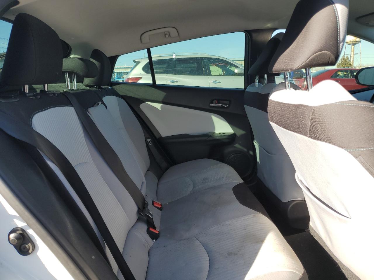 2018 TOYOTA PRIUS photo 10