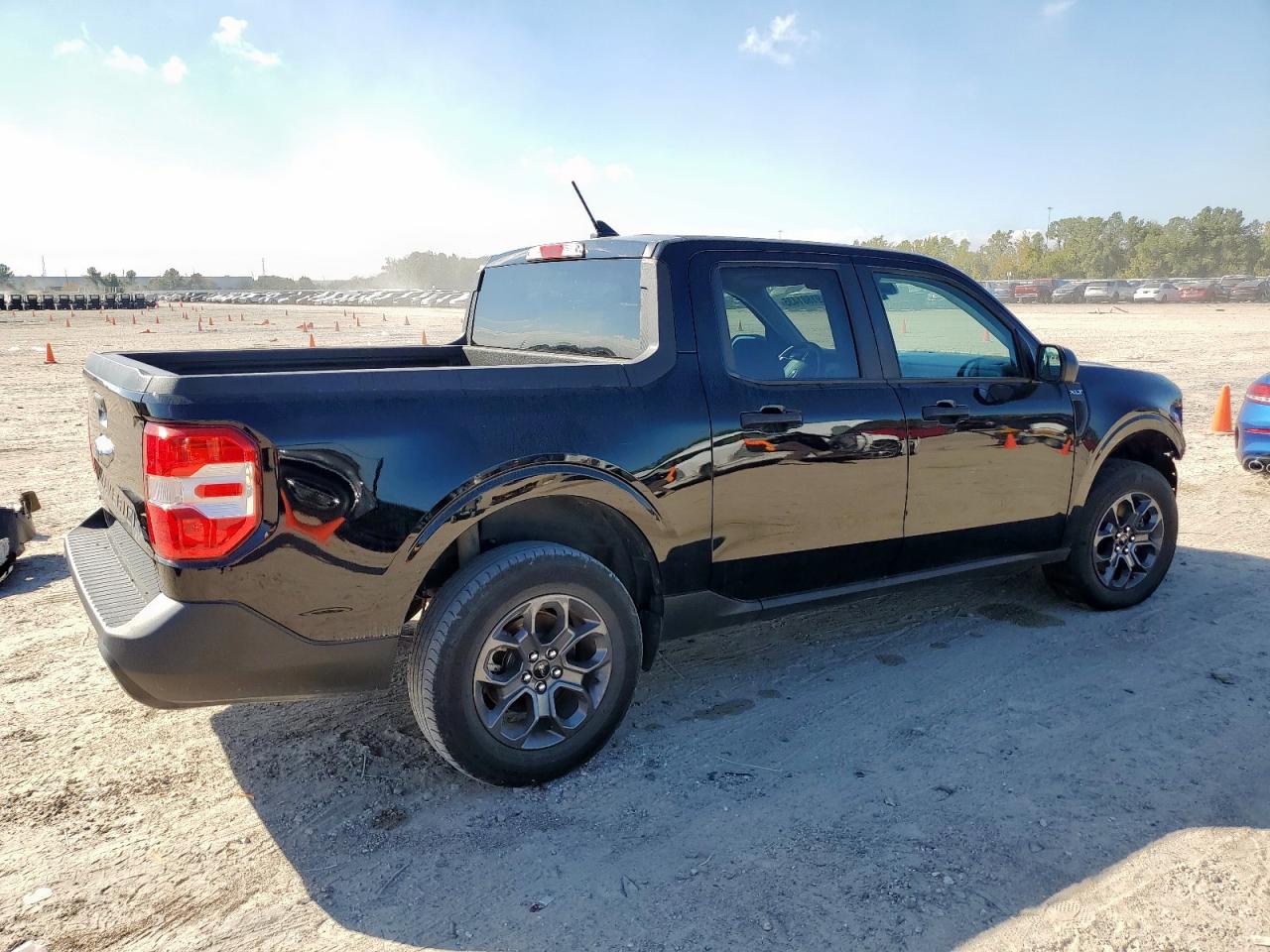 2023 FORD MAVERICK XL photo 3
