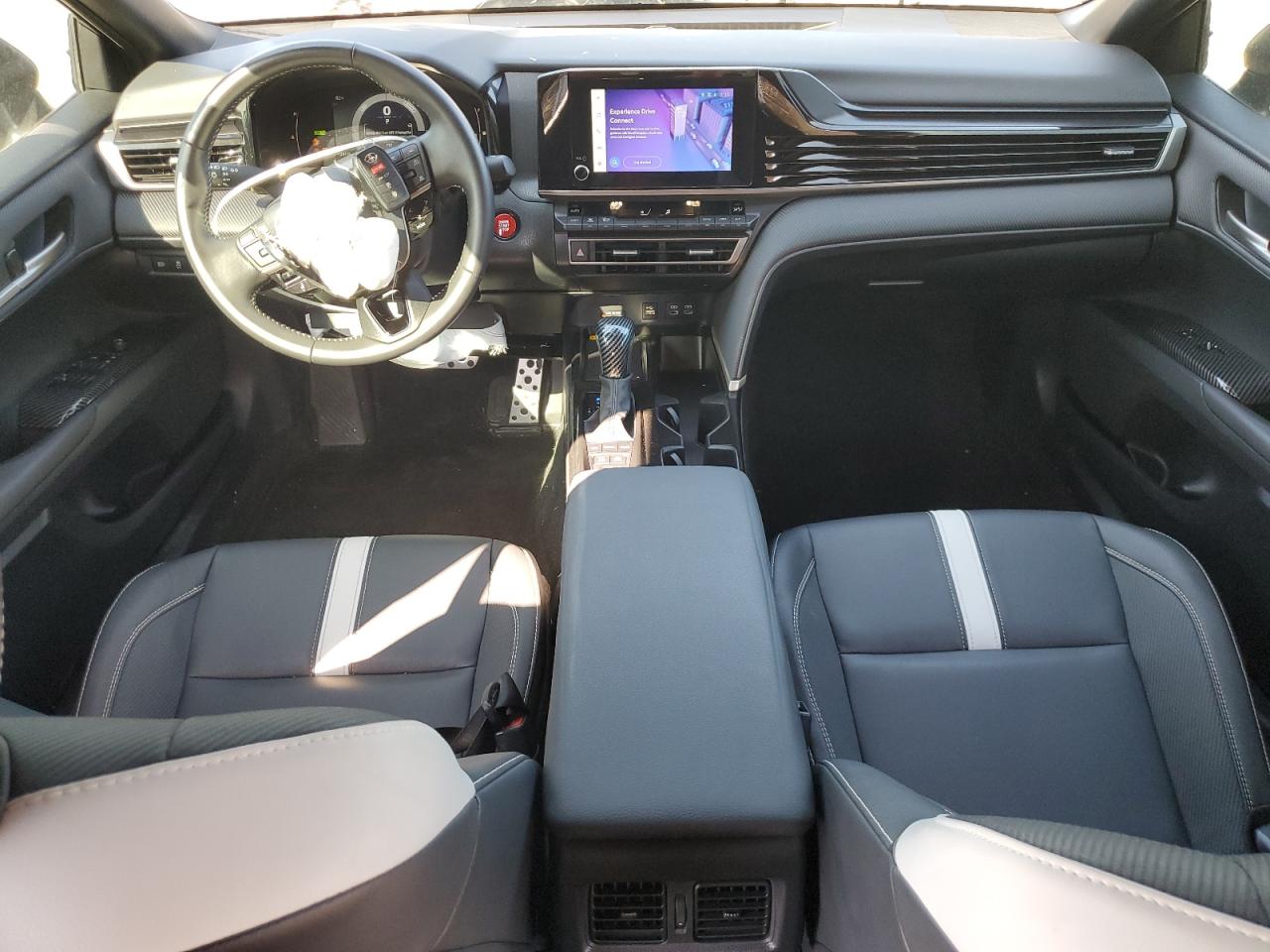 2025 TOYOTA CAMRY XSE photo 15