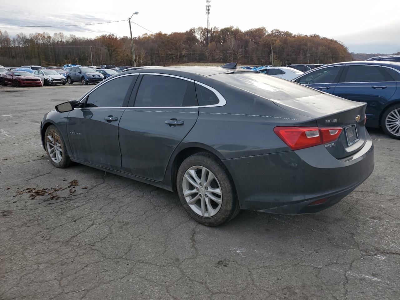 2017 CHEVROLET MALIBU LT photo 2
